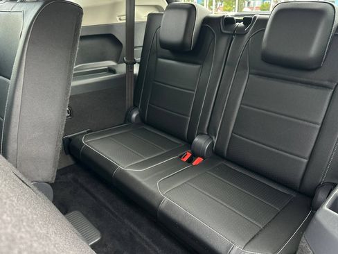 Used 2021 Volkswagen Tiguan SEL w/ 3rd Row Seat Package AWD/4WD image 17