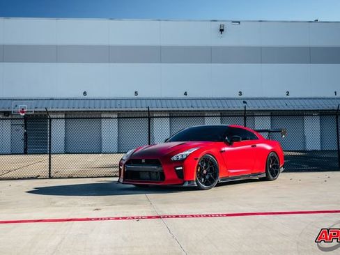 Used 2020 Nissan GT-R Premium w/ Premium Interior Package image 37
