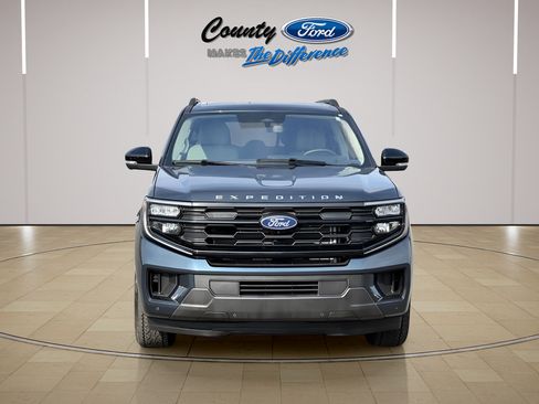 Used 2025 Ford Expedition Active AWD/4WD image 12