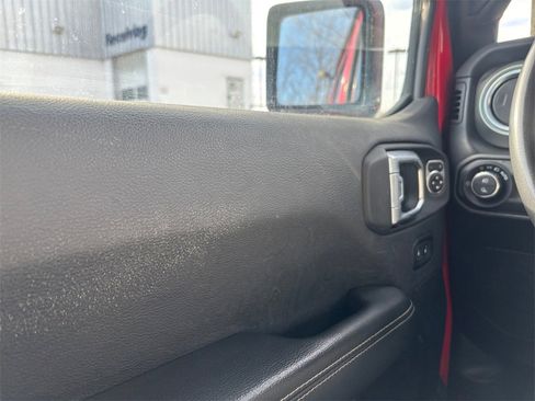 Used 2023 Jeep Gladiator Overland image 30