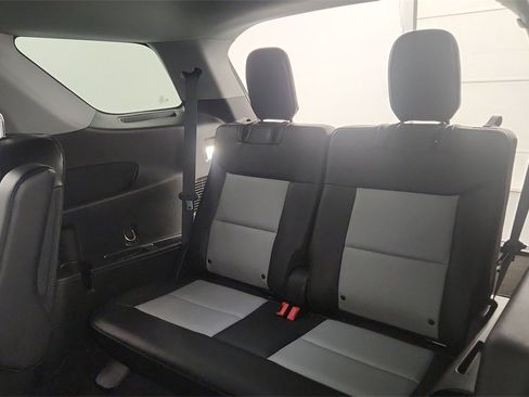 Used 2022 Ford Explorer XLT w/ Equipment Group 202A image 32