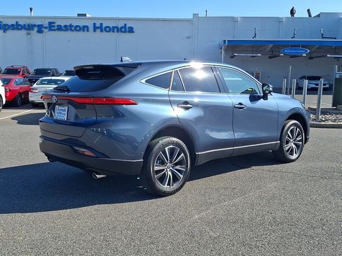 Used 2024 Toyota Venza LE image 6