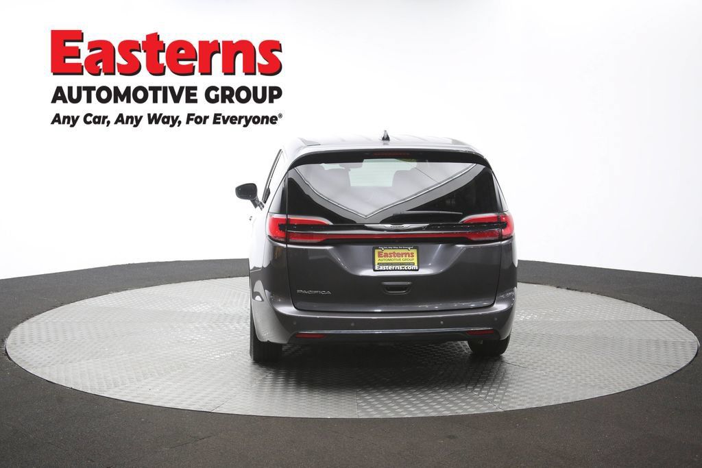 Used 2023 Chrysler Pacifica Touring-L FWD image 39
