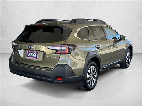 Used 2025 Subaru Outback Premium image 6