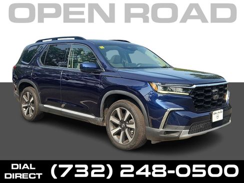 Used 2024 Honda Pilot Touring image 1