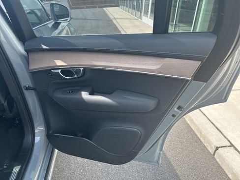 Certified 2025 Volvo XC90 B6 Plus AWD/4WD image 12