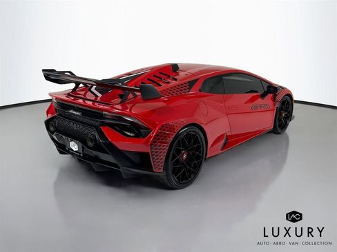 Used 2022 Lamborghini Huracan STO image 6