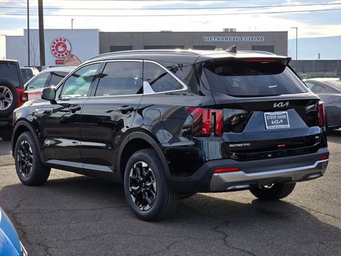 New 2026 Kia Sorento S image 3