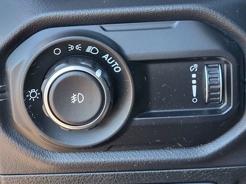 Used 2024 Jeep Wrangler Unlimited Rubicon 4xe AWD/4WD image 25