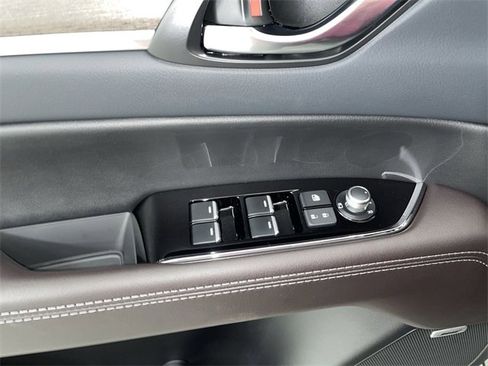 New 2025 MAZDA CX-5 Signature image 23