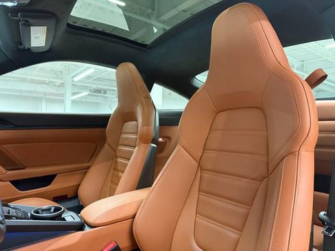 Certified 2025 Porsche 911 Carrera GTS RWD image 28