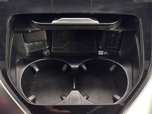 Used 2022 Mercedes-Benz SL 55 AMG 4MATIC w/ Driver Assistance Package image 39