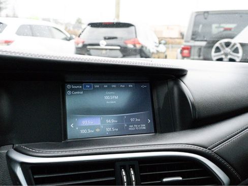 Used 2019 INFINITI QX30 AWD image 17