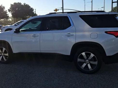 Used 2019 Chevrolet Traverse LT w/ LT Premium Package FWD image 5