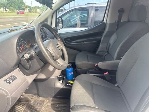 Used 2015 Nissan NV200 SV FWD image 9