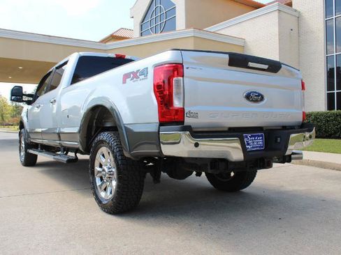 Used 2019 Ford F250 Lariat w/ Chrome Package image 13