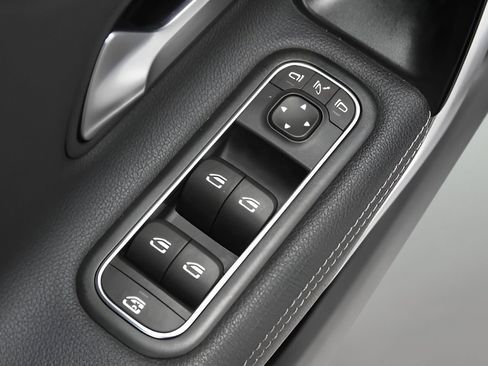 Used 2025 Mercedes-Benz CLA 250 image 17