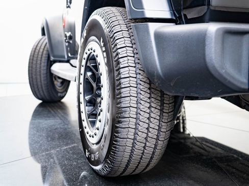 Used 2019 Jeep Wrangler Sport S image 39