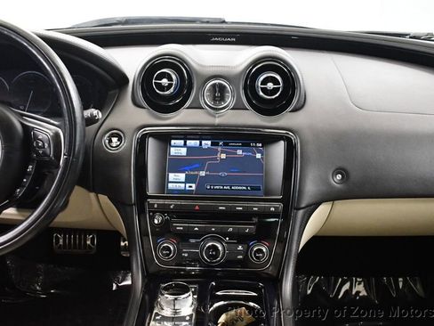 Used 2015 Jaguar XJ image 26