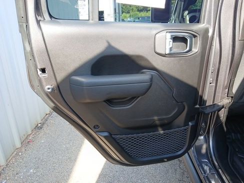 Used 2025 Jeep Gladiator Sport image 37