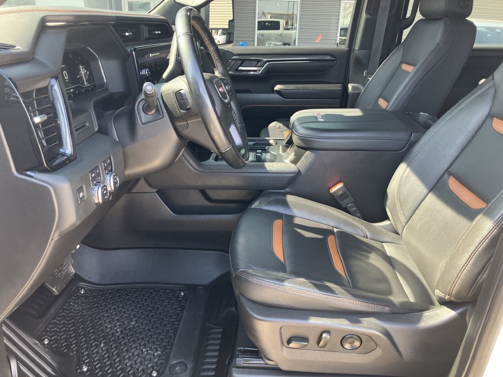 Used 2024 GMC Sierra 2500 AT4 AWD/4WD image 14