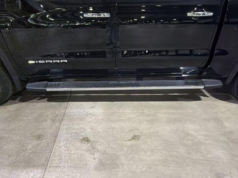 Used 2019 GMC Sierra 1500 SLT AWD/4WD image 36