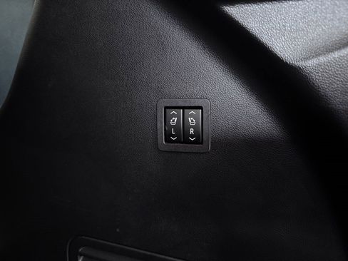 Certified 2024 Buick Enclave Avenir w/ Avenir Technology Package image 5