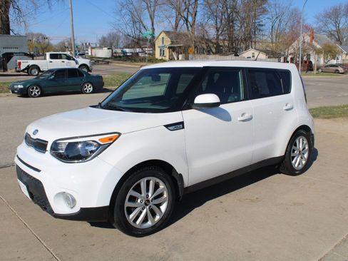 Used 2018 Kia Soul + image 4