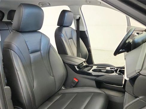 Used 2024 Buick Envision Preferred AWD/4WD image 32