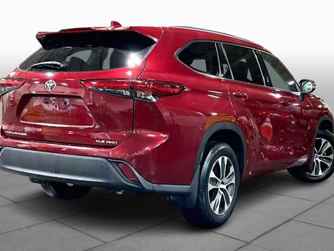 Used 2020 Toyota Highlander XLE image 13