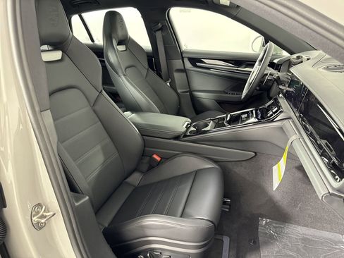 Certified 2025 Porsche Panamera 4 image 30