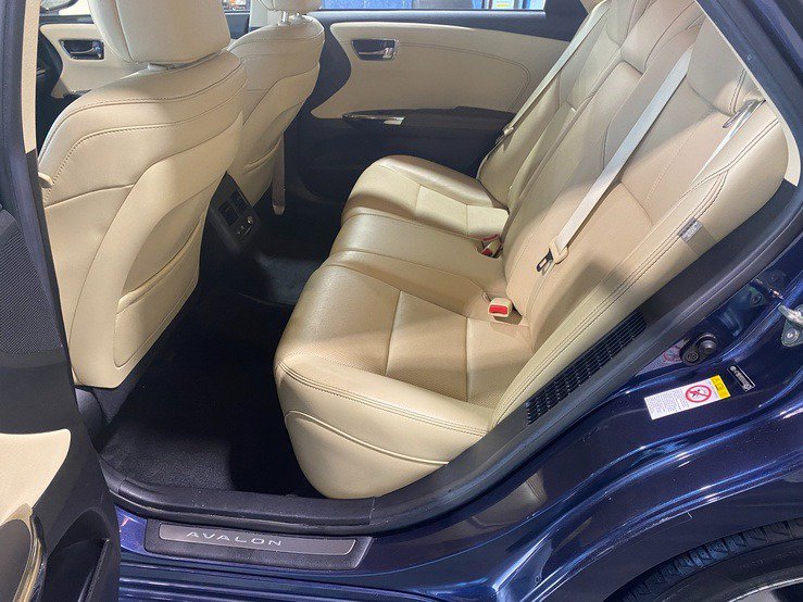 Used 2016 Toyota Avalon Limited w/ Toyota Safety Sense Package FWD image 13