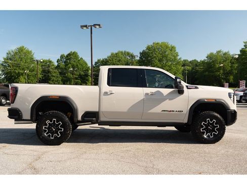 New 2026 GMC Sierra 2500 AT4X w/ LPO, Black Badging Package AWD/4WD image 10