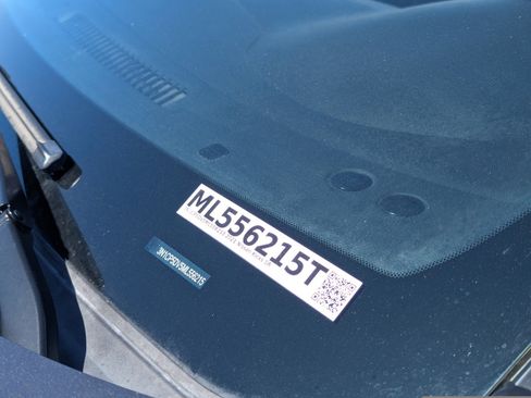 Used 2021 Nissan Kicks SR image 17