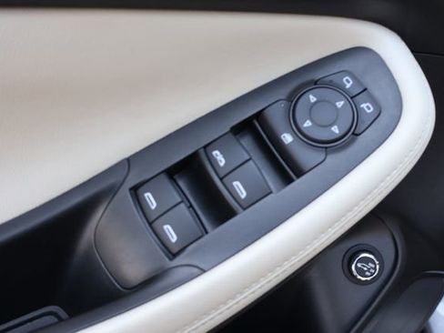 Used 2023 Buick Encore GX Essence w/ Experience Buick Package FWD image 13