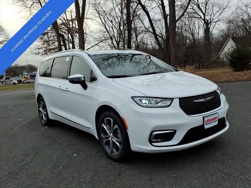 New 2026 Chrysler Pacifica Pinnacle AWD/4WD image 1