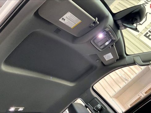 Used 2023 Chevrolet Silverado 1500 LT RWD image 13