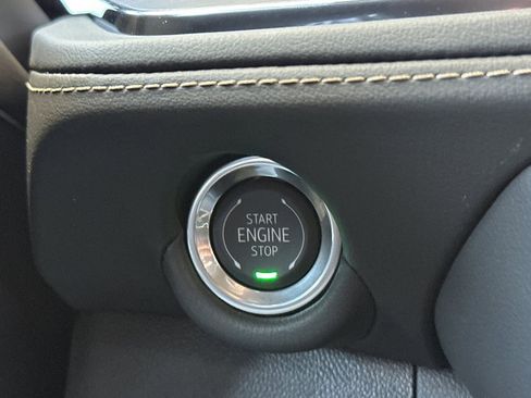 New 2025 Chevrolet Suburban Premier image 27