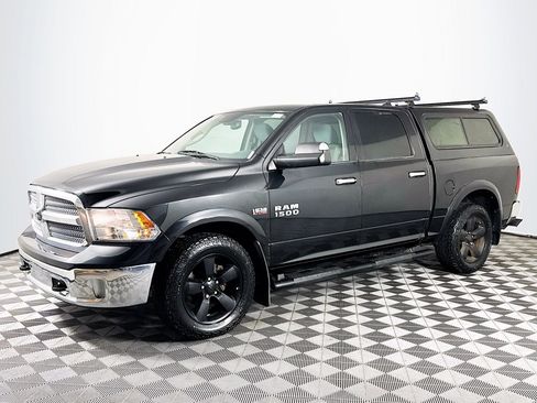 Used 2018 RAM 1500 SLT image 4