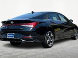 Certified 2022 Hyundai Elantra Limited image 2