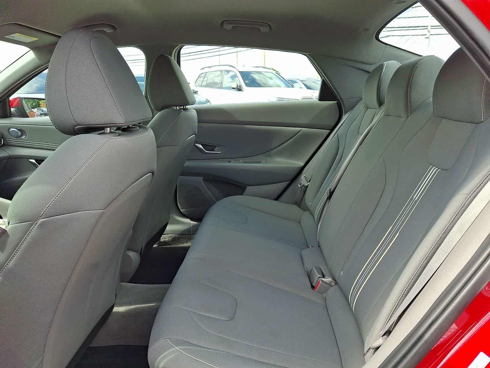 Used 2023 Hyundai Elantra SEL w/ Convenience Package FWD image 11