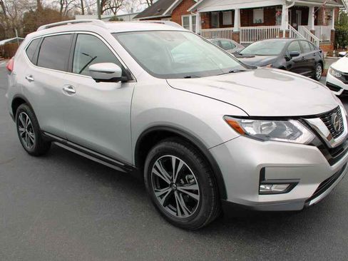 Used 2018 Nissan Rogue SL image 4