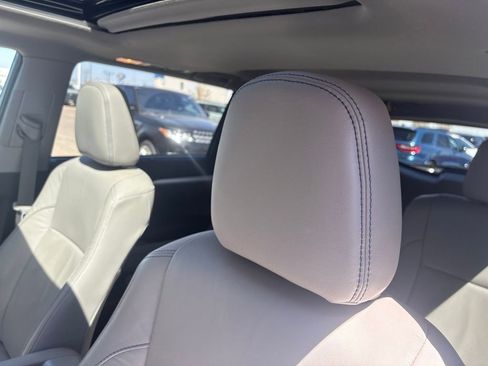 Used 2019 Toyota Highlander XLE AWD/4WD image 13