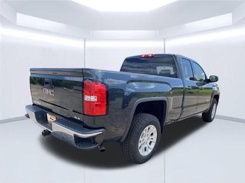 Used 2017 GMC Sierra 1500 SLE w/ SLE Value Package AWD/4WD image 6