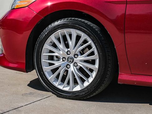 Used 2018 Toyota Camry XLE image 54