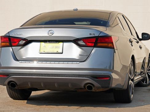 Used 2022 Nissan Altima 2.0 SR FWD image 3