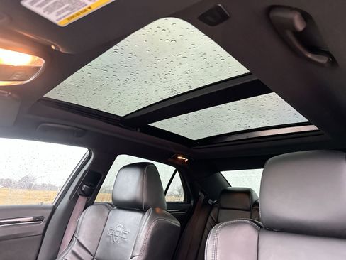 Used 2023 Chrysler 300 C image 22