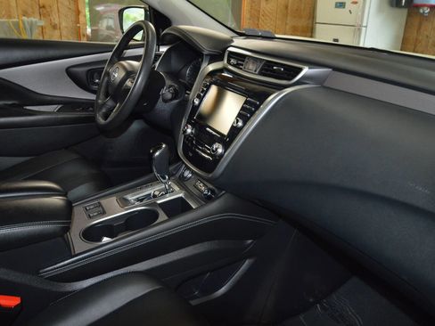 Used 2023 Nissan Murano SV w/ SV Midnight Edition Package image 11