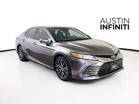 Used 2023 Toyota Camry XLE image 1
