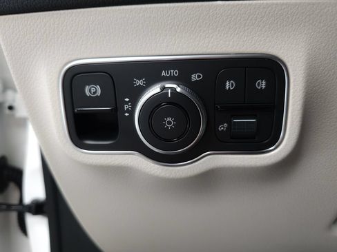 Certified 2026 Mercedes-Benz GLA 250 4MATIC image 9